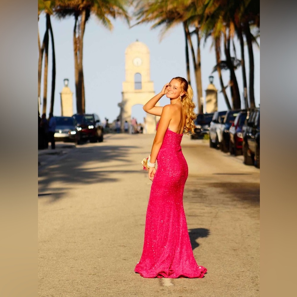 Portia & Scarlett Sexy Hot Pink Fuchsia Prom Dress Size 2 elegant Mermaid Cut
